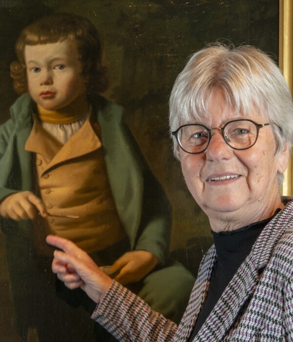 Portret van Jikke Seekles in de Tuinkamer.