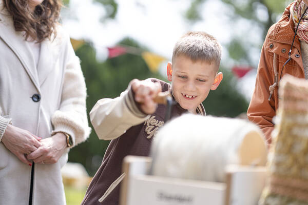 25 mei (Tweede Pinksterdag): Makersmarkt in de Martenatuin