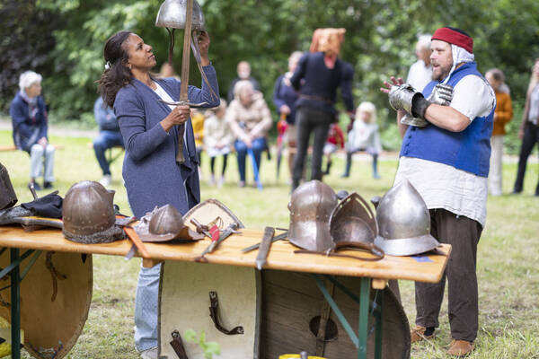 25 mei (Tweede Pinksterdag): Makersmarkt in de Martenatuin